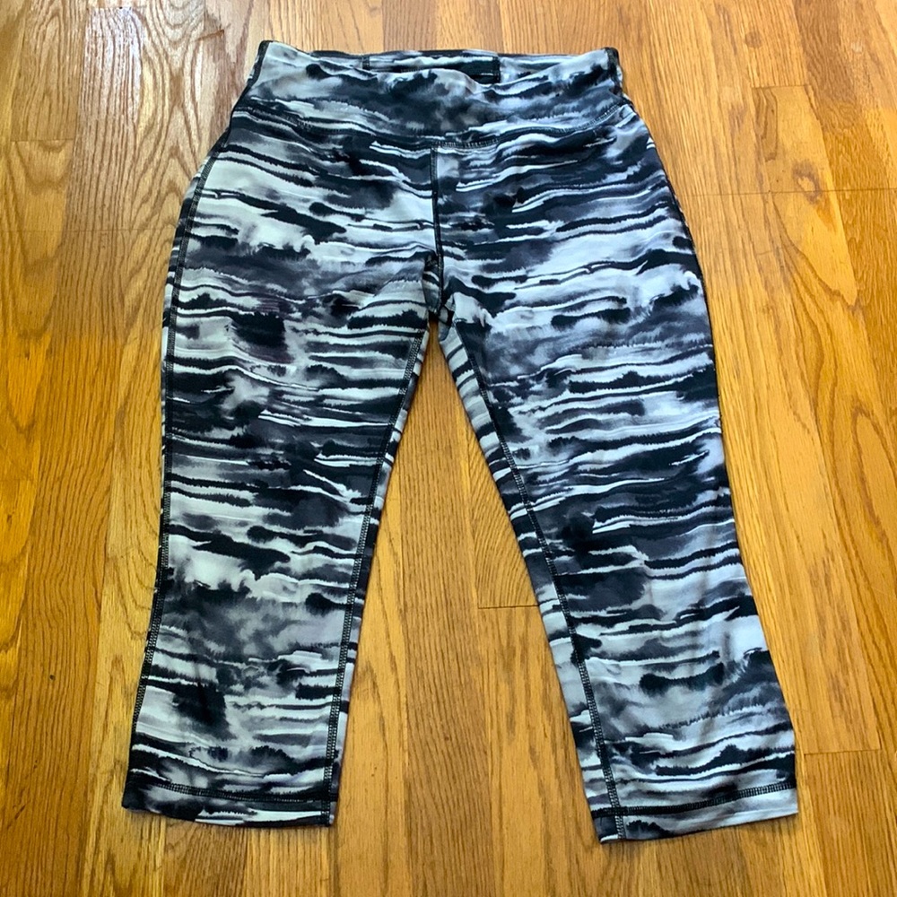 Danskin Now Capri leggings adult S
